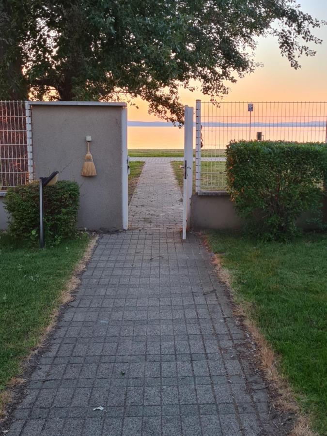 Eda Beach Apartman Siófok Exterior foto